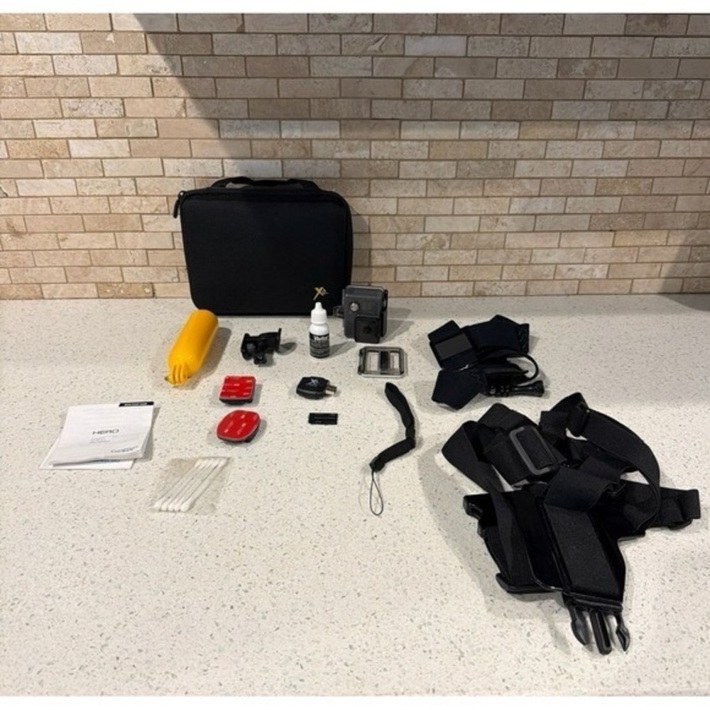 GoPro Hero HWBL1 Action Camera Bundle Working